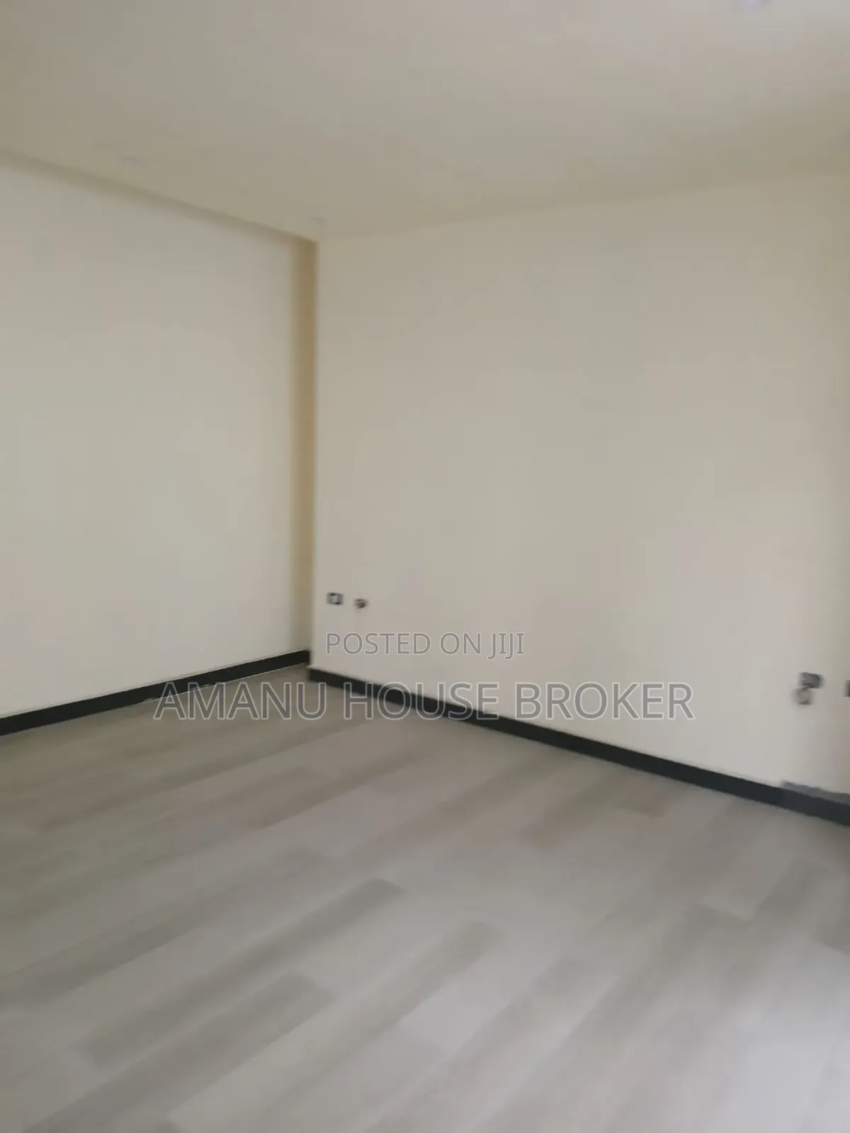 3bdrm Apartment in አራት ኪሎ አከባቢ, Arada for sale