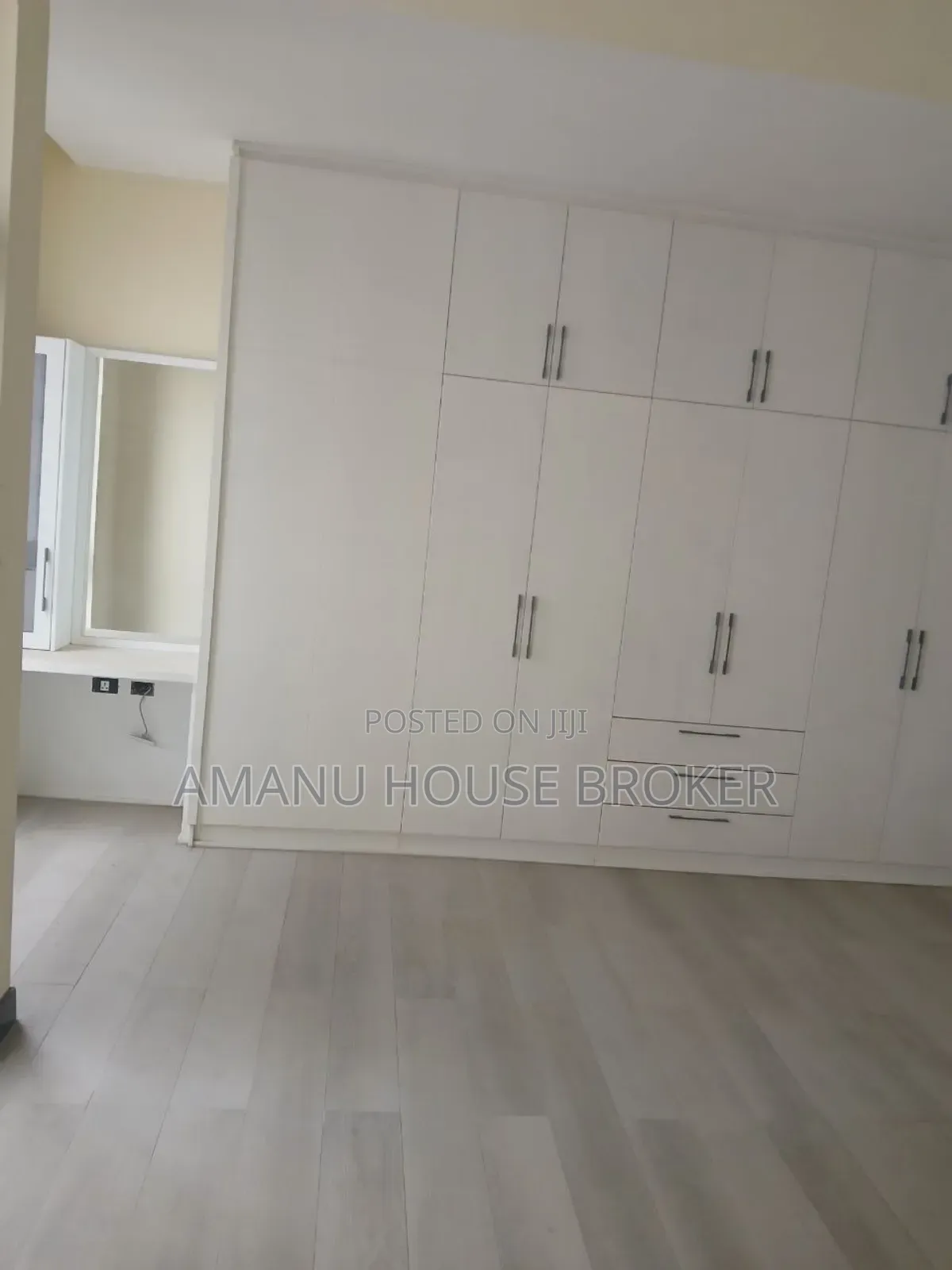 3bdrm Apartment in አራት ኪሎ አከባቢ, Arada for sale