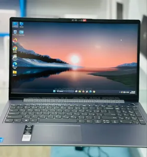 Photo - New Laptop Lenovo IdeaPad V570 4GB Intel Core I3 SSD 256GB