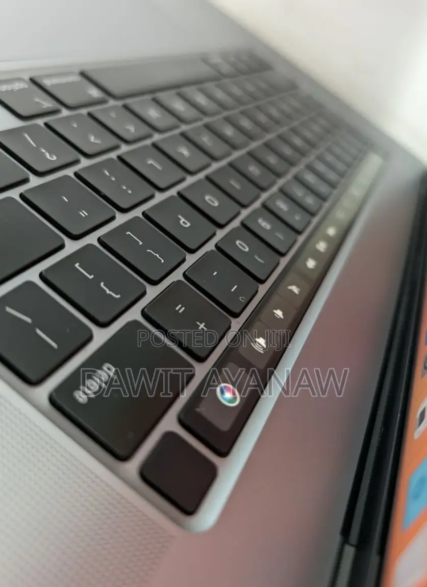 New Laptop 16GB Apple M1 SSD 512GB