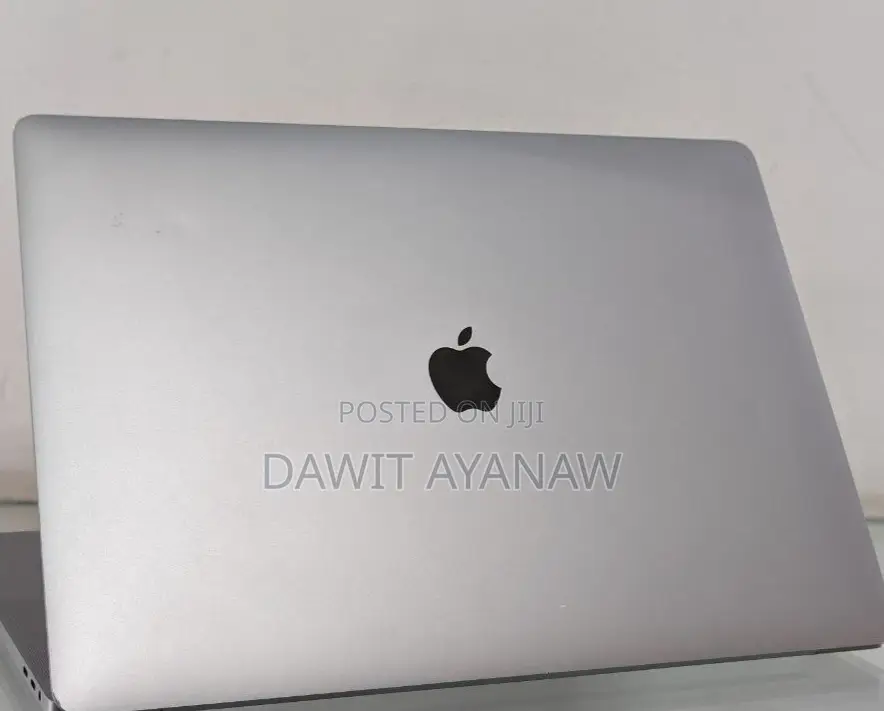 New Laptop 16GB Apple M1 SSD 512GB