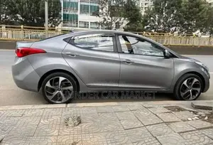 Hyundai Avante 2012 Silver