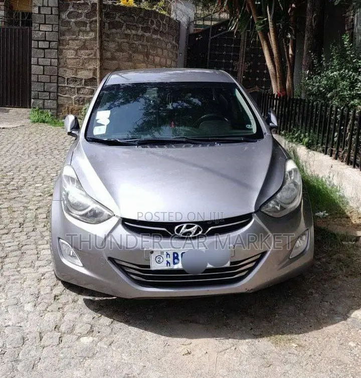 Hyundai Avante 2012 Silver