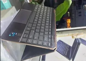 Photo - New Laptop HP Spectre 8GB Intel Core i5 SSD 512GB