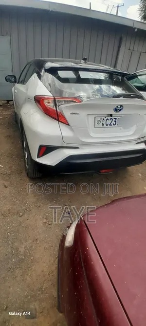 Toyota C-HR 2022 White