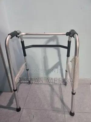 Walker~`Walker^_wide Walking Aid Max/150kg Little Surprise