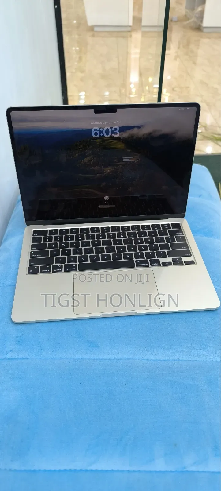 New Laptop Apple MacBook Air 2024 M3 13-Inch 8GB Apple M3 SSD 256GB