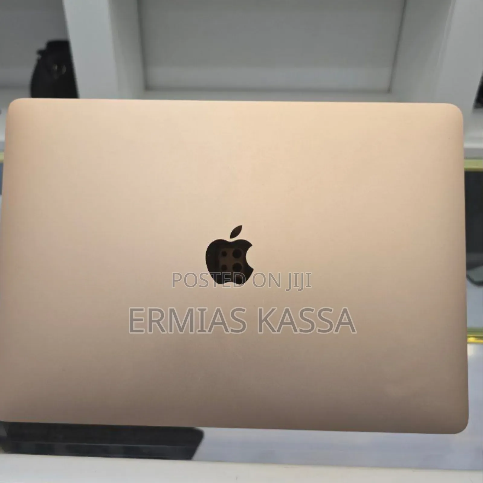 New Laptop Apple MacBook Air 2020 M1 8GB Apple M1 SSD 256GB