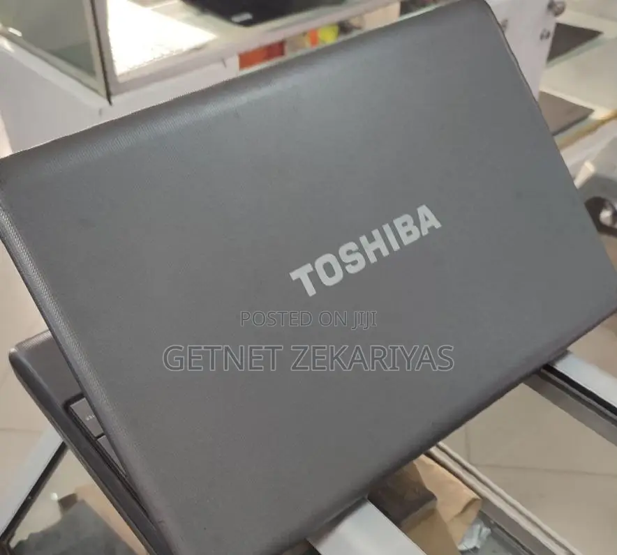 New Laptop Toshiba Satellite C665 4GB Intel Core I3 HDD 500GB