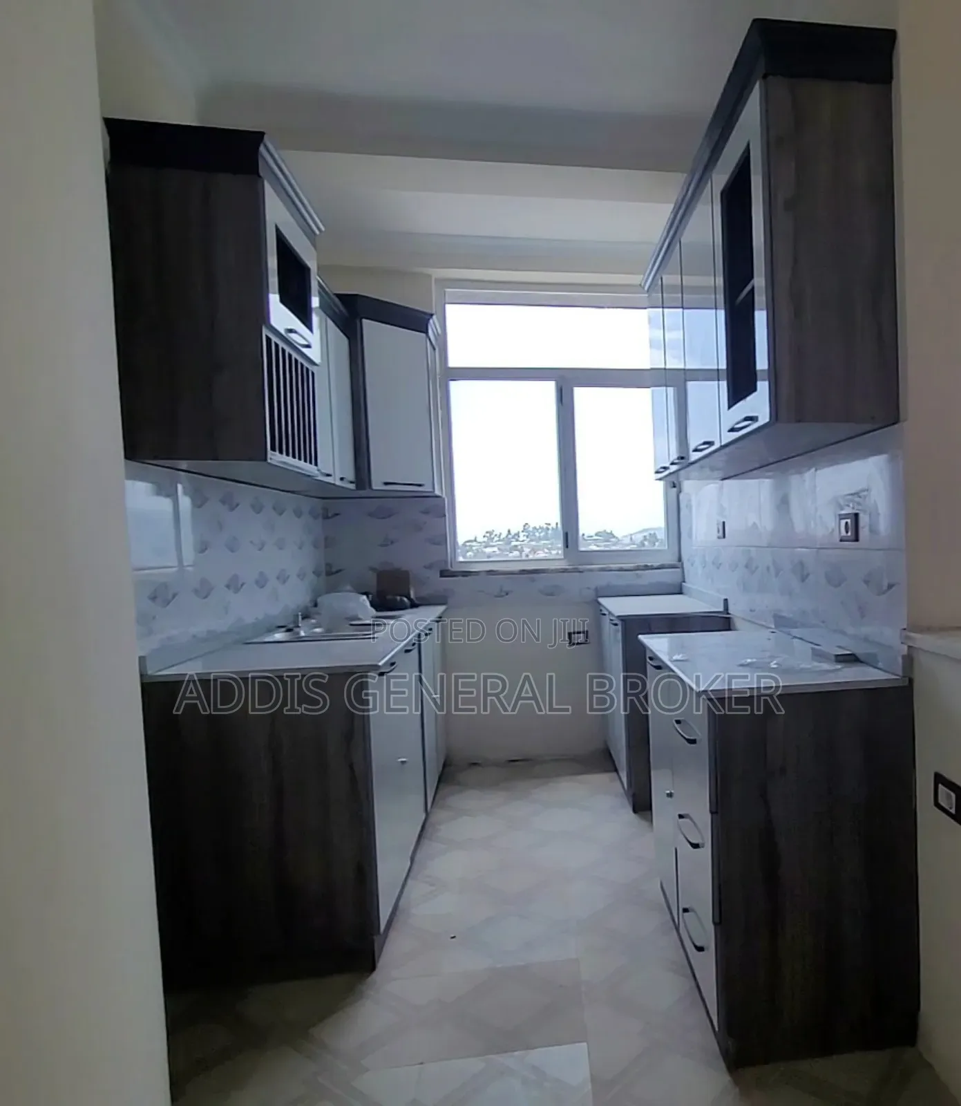 3bdrm Apartment in ሀይሌ ጋርመንት, Nifas Silk-Lafto for sale