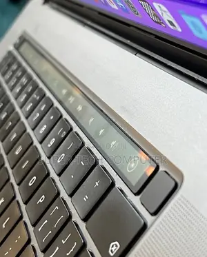 New Laptop Apple MacBook Pro 2017 16GB Intel Core I7 SSD 512GB