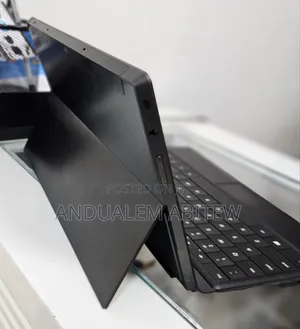 New Laptop Microsoft Surface 2GB Intel Xeon SSD 32GB