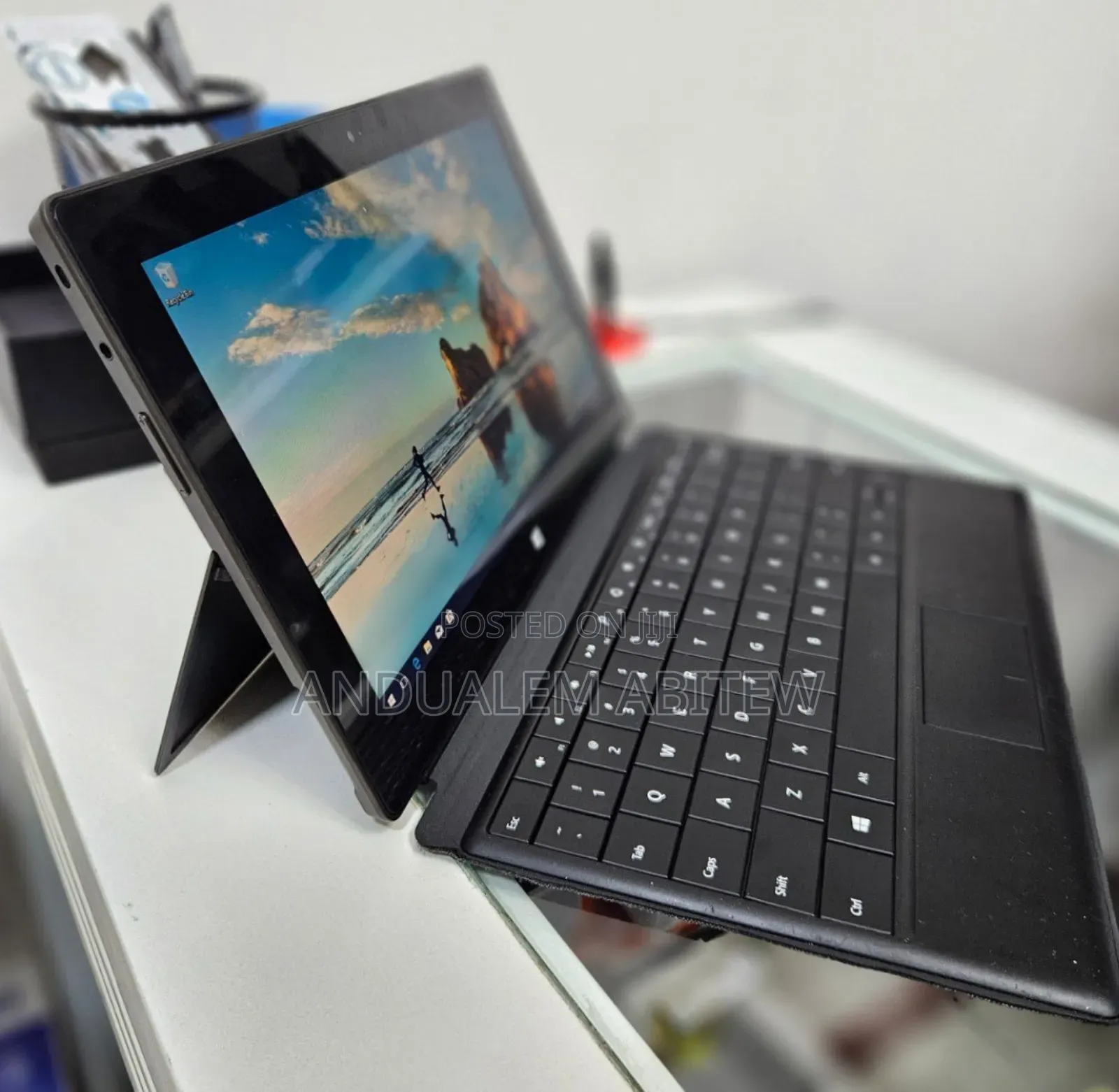 New Laptop Microsoft Surface 2GB Intel Xeon SSD 32GB