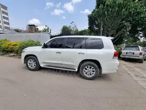 Toyota Land Cruiser 2020 White