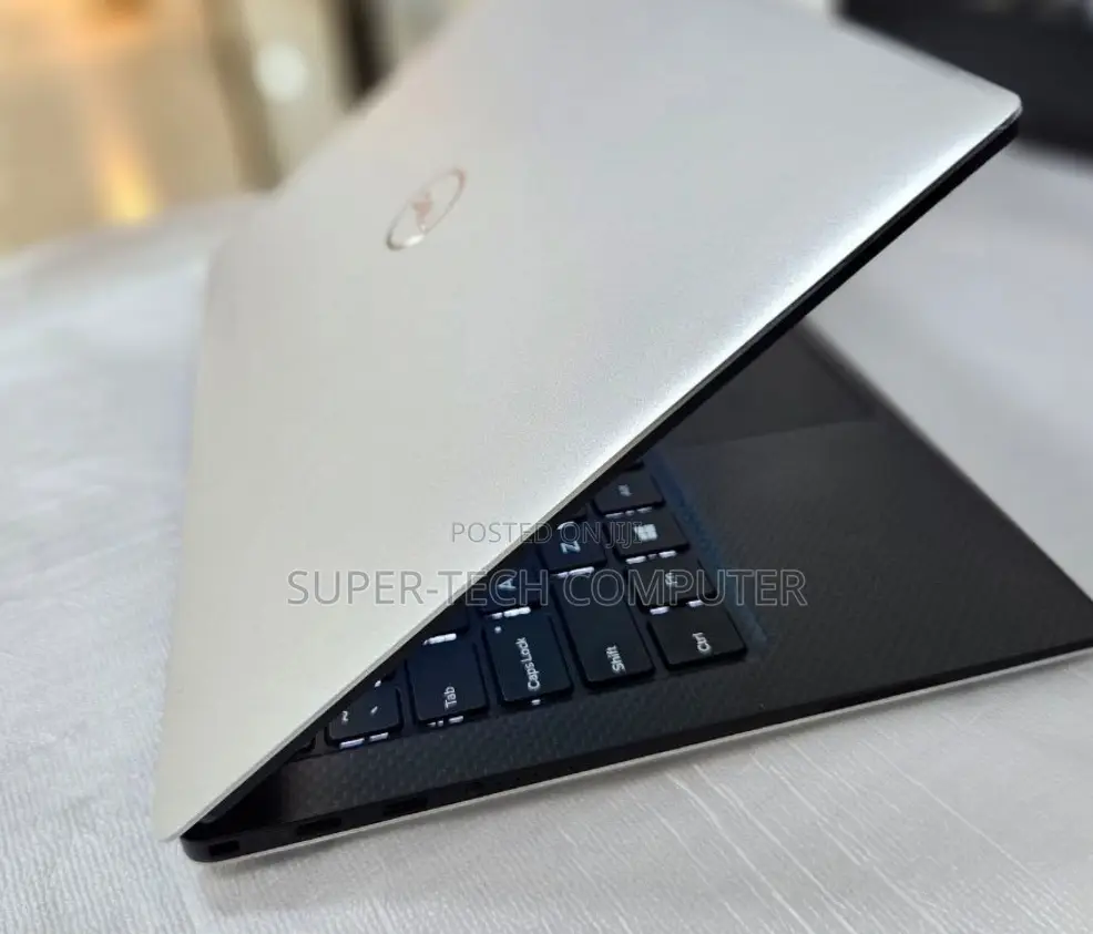 New Laptop Dell XPS 13 288 16GB Intel Core I7 SSD 512GB