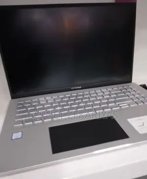 New Laptop Asus VivoBook 15 X505BA 12GB Intel Core I7 SSD 512GB