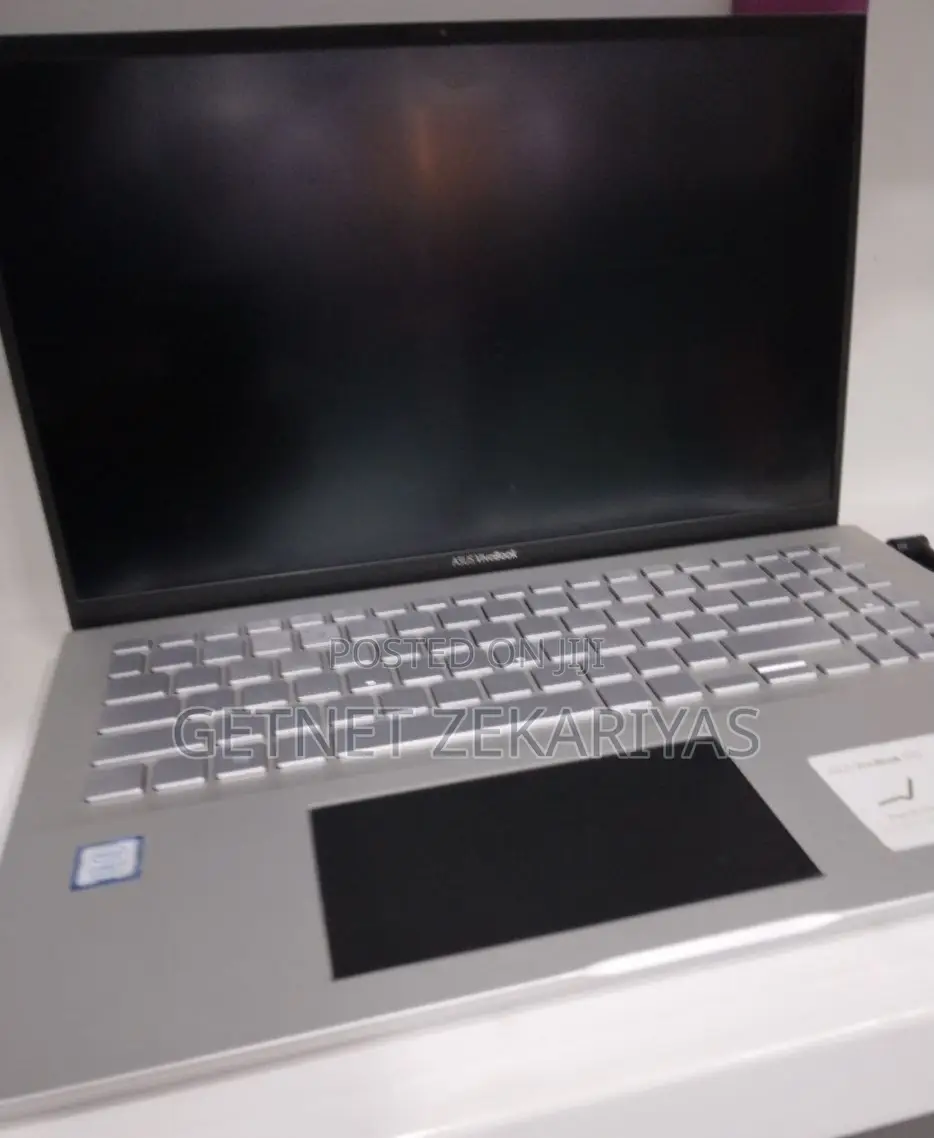 New Laptop Asus VivoBook 15 X505BA 12GB Intel Core I7 SSD 512GB