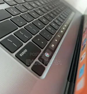 New Laptop Apple MacBook Pro 2017 16GB Intel Core I7 SSD 512GB