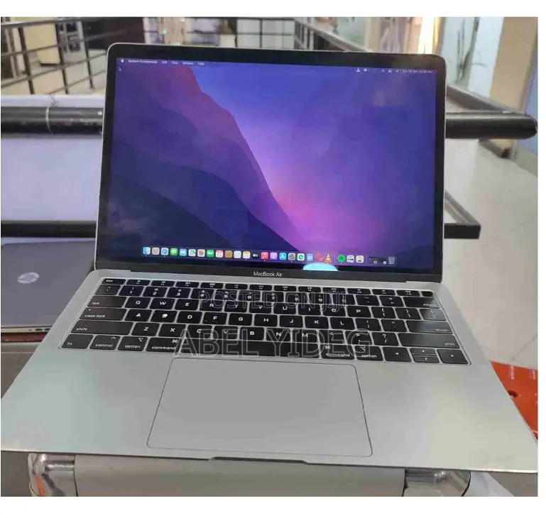 New Laptop Apple MacBook Air 2019 8GB Intel Core I5 SSD 256GB