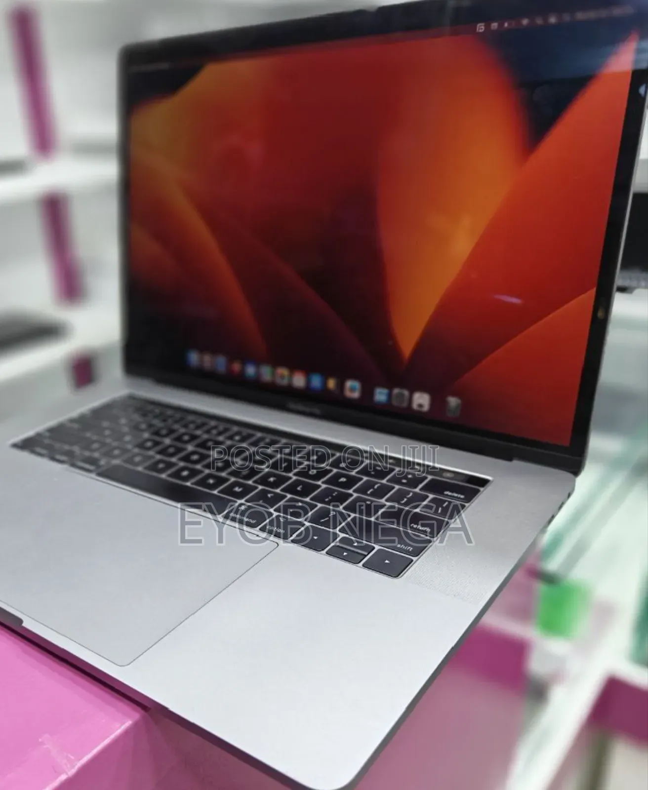 New Laptop Apple MacBook Pro 2017 16GB Intel Core I7 SSD 512GB