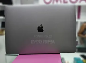 New Laptop Apple MacBook Pro 2017 16GB Intel Core I7 SSD 512GB