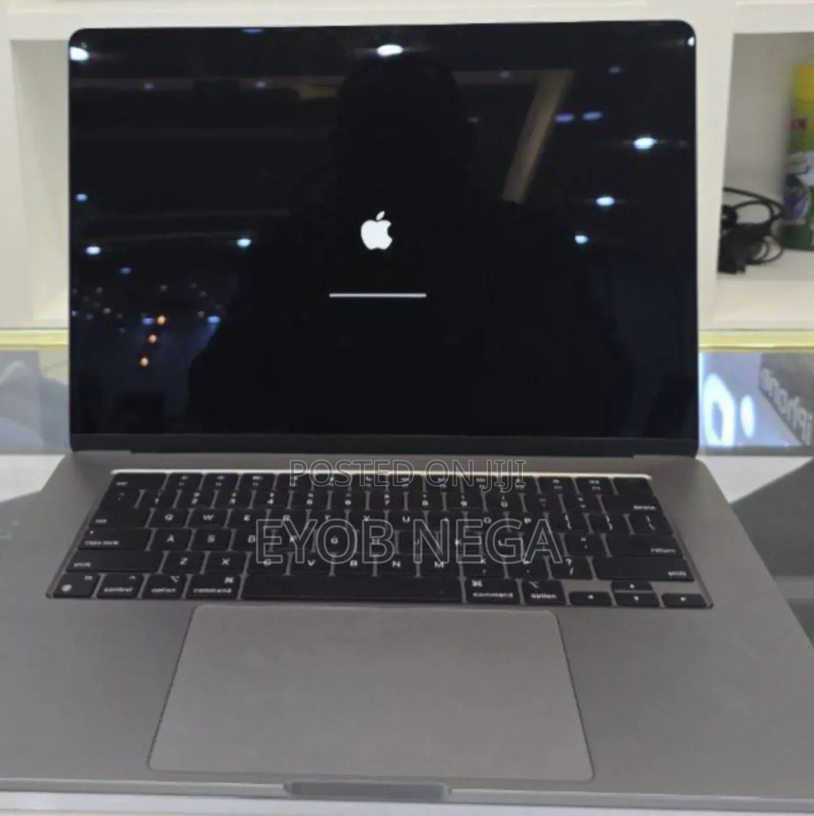 New Laptop Apple MacBook Air 2022 M2 8GB Apple M2 SSD 512GB