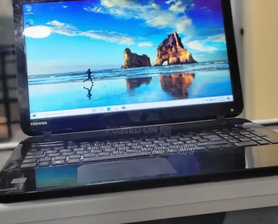 New Laptop Toshiba Satellite C55 4GB Intel Core I7 SSD 256GB