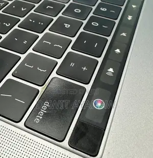 New Laptop Apple MacBook Pro 2018 16GB Intel Core I7 SSD 1T