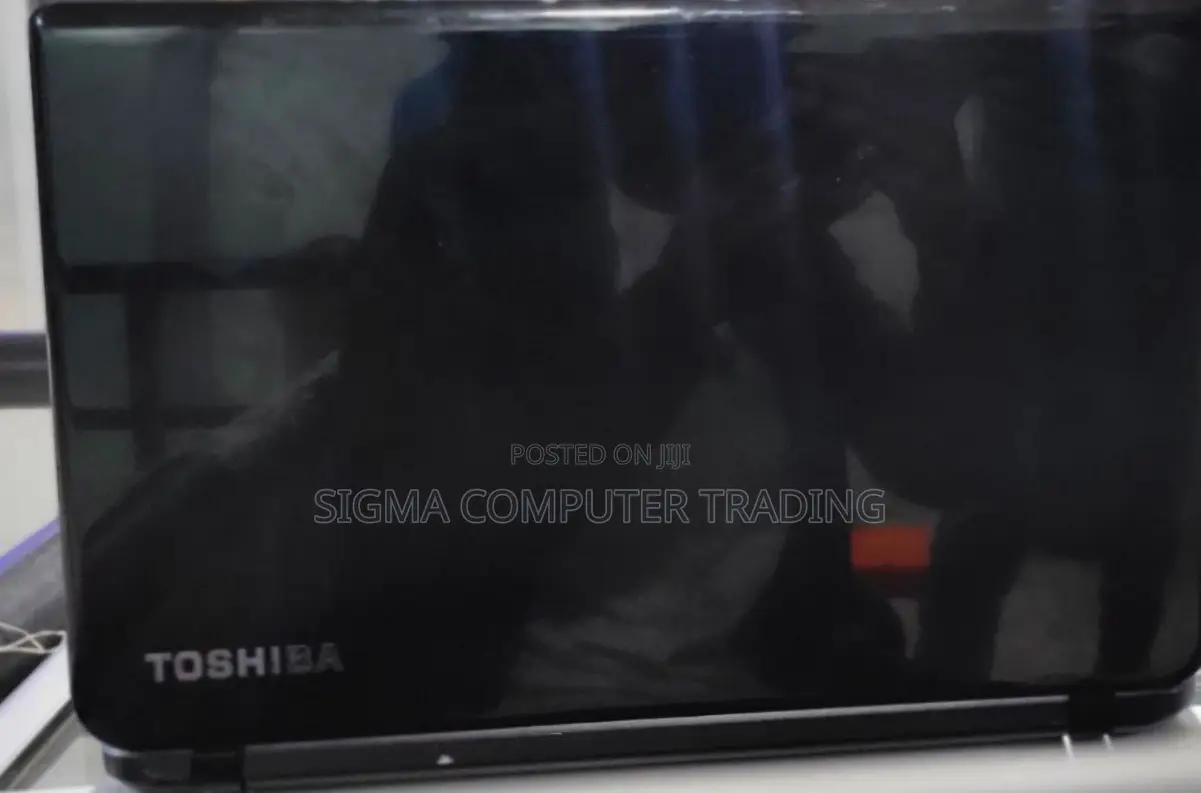 Laptop Toshiba Satellite C850 4GB Intel Core I7 SSD 256GB