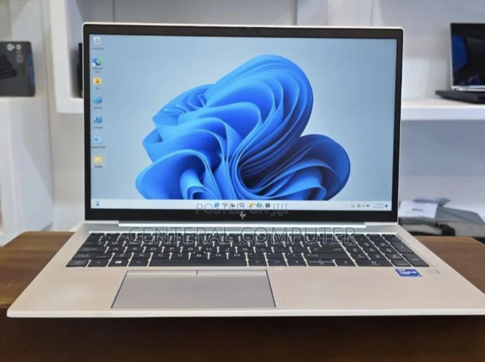 New Laptop HP EliteBook 830 G8 16GB Intel Core I5 SSD 512GB