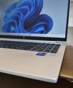 New Laptop HP EliteBook 830 G8 16GB Intel Core I5 SSD 512GB