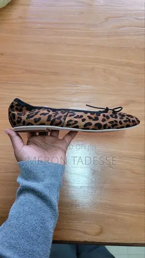 Photo - 35 ቁጥር ሞደ ጠባብ ጫማ ፡ ነብራማ Small Size Shoe Tiger Print