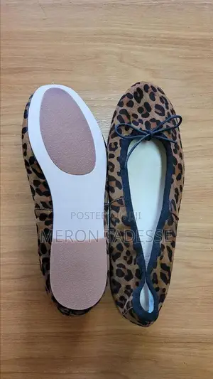 35 ቁጥር ሞደ ጠባብ ጫማ ፡ ነብራማ Small Size Shoe Tiger Print