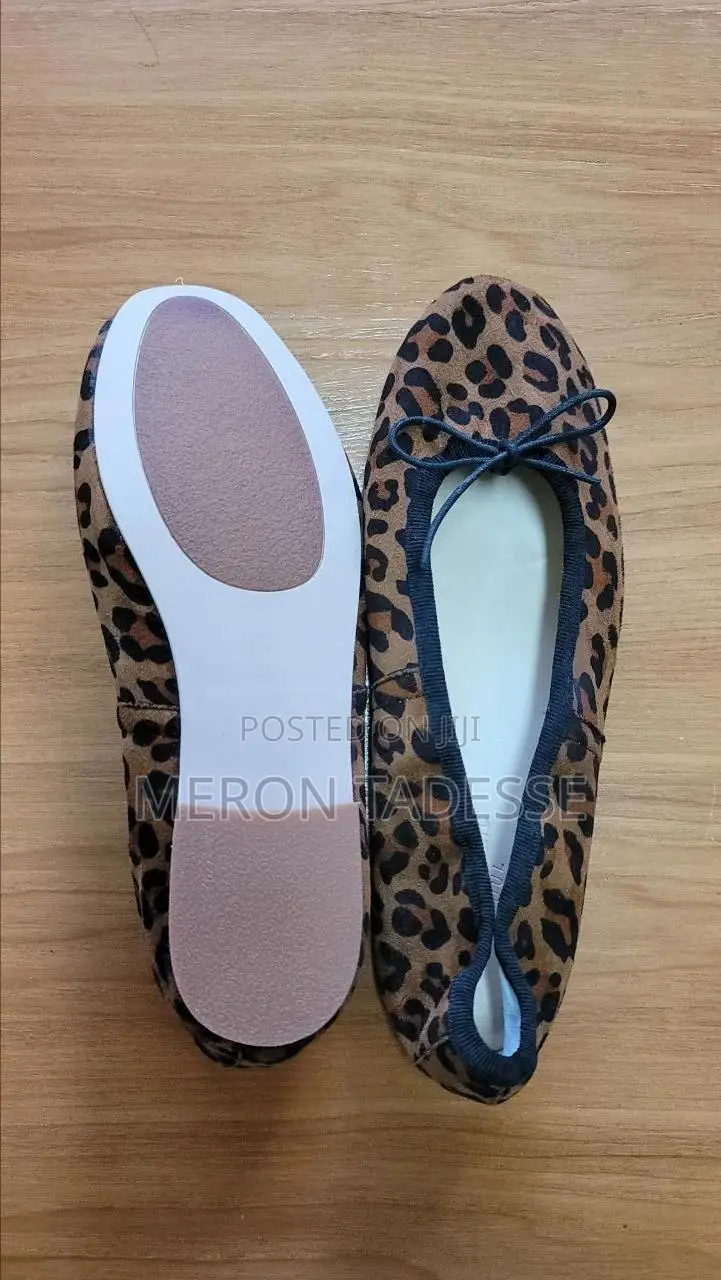 35 ቁጥር ሞደ ጠባብ ጫማ ፡ ነብራማ Small Size Shoe Tiger Print
