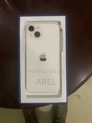 Photo - Apple iPhone 13 128 GB White