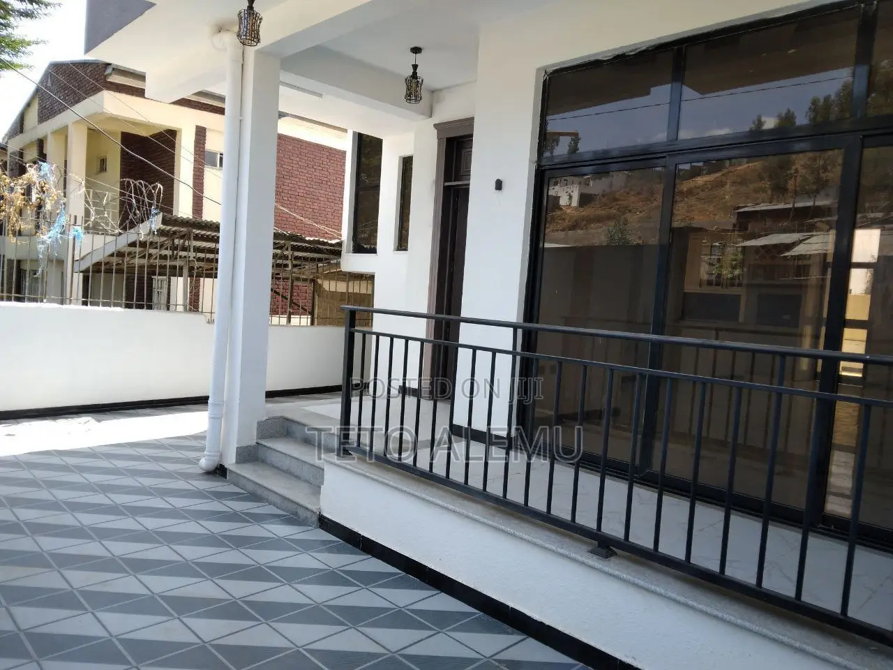 7bdrm House in የሚሸጥ ቤት አያት, Bole for sale