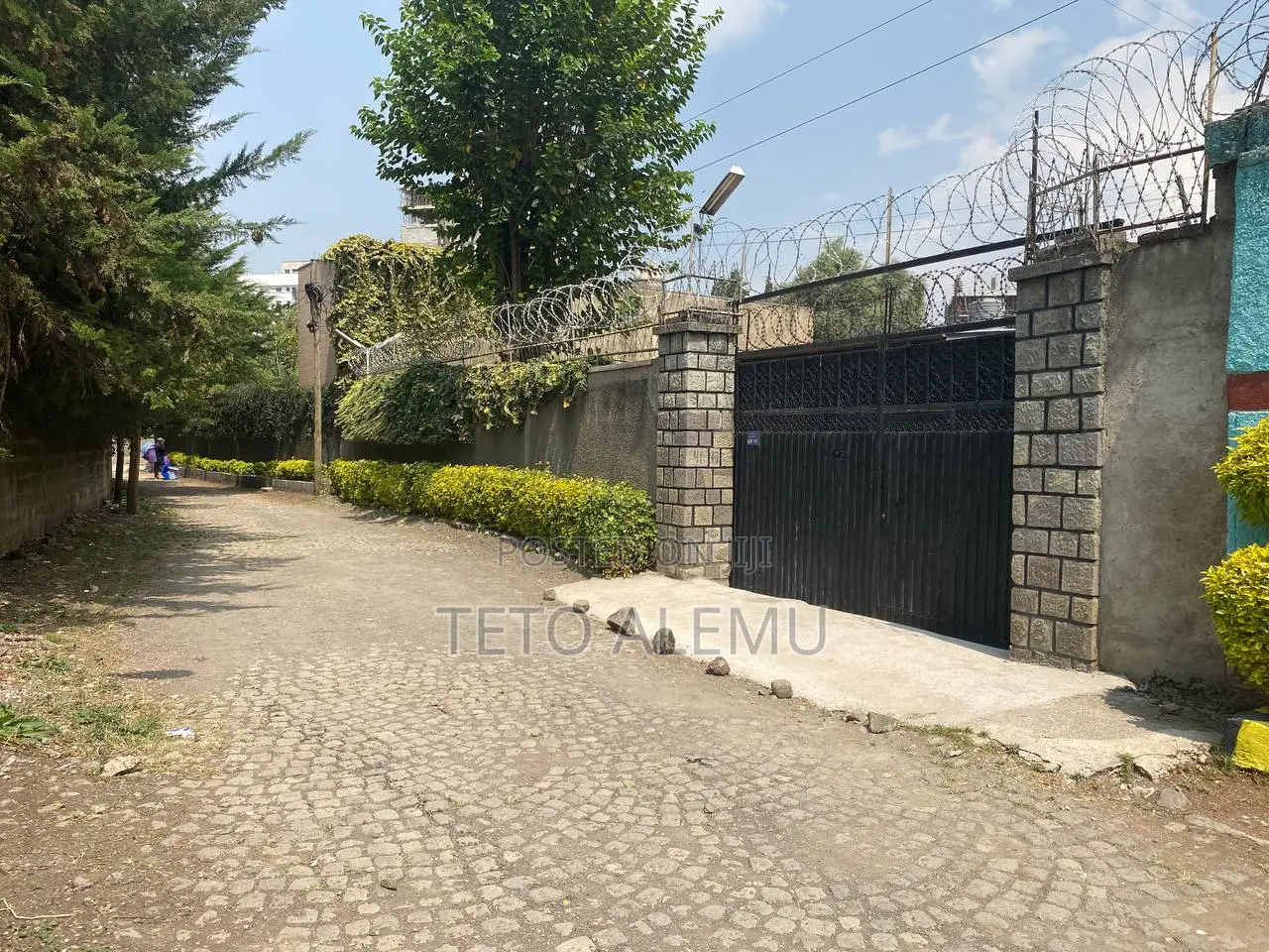 የሚሸጥ ቦታ አምቸ ጆኒ ጋራዢ