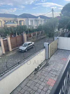 የሚሸጥ ፌኒሽግ ቤት ፌጋ