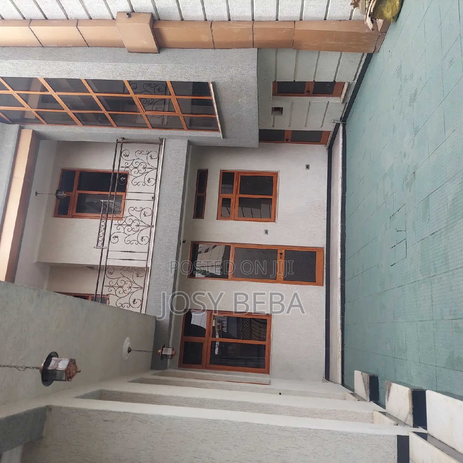 15bdrm House in Bole for rent