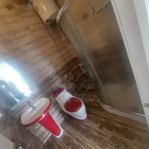 15bdrm House in Bole for rent