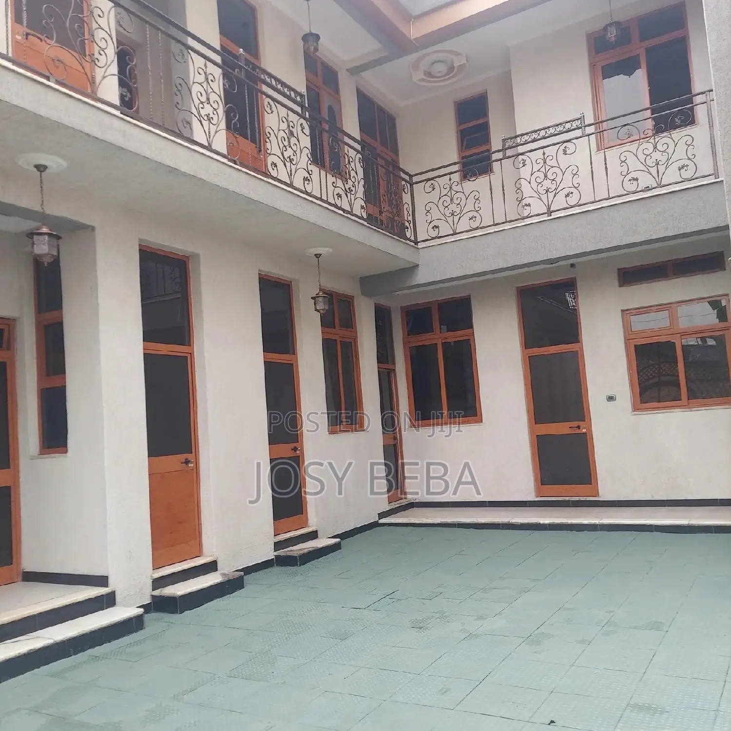 15bdrm House in Bole for rent