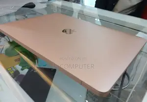 New Laptop Apple MacBook 2020 8GB Intel Core I3 SSD 256GB