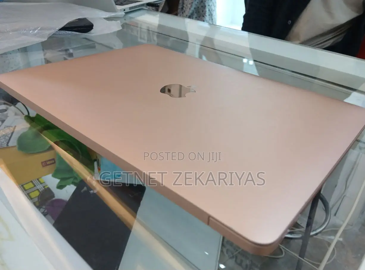 New Laptop Apple MacBook Air 2020 8GB Intel Core 2 Quad SSD 256GB