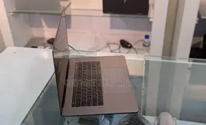 Photo - New Laptop Apple MacBook Pro 2018 16GB Intel Core I7 SSD 512GB