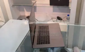 New Laptop Apple MacBook Pro 2018 16GB Intel Core I7 SSD 512GB