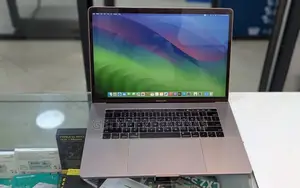 New Laptop Apple MacBook Pro 2018 16GB Intel Core I7 SSD 512GB