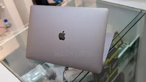Photo - New Laptop Apple MacBook Pro 2018 16GB Intel Core I7 SSD 512GB