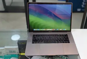 New Laptop Apple MacBook Pro 2018 16GB Intel Core I7 SSD 512GB