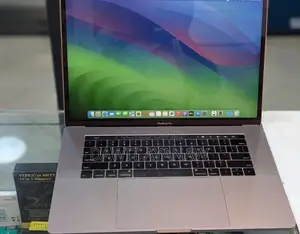 New Laptop Apple MacBook Pro 2018 16GB Intel Core i7 SSD 512GB