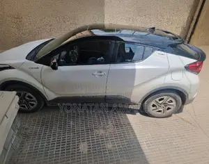 Toyota C-HR 2022 White